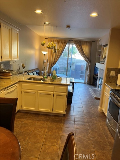 11 Brindisi, Mission Viejo CA: https://media.crmls.org/medias/a2f9d842-0fd1-46ff-ad07-48ccc09c4fcc.jpg