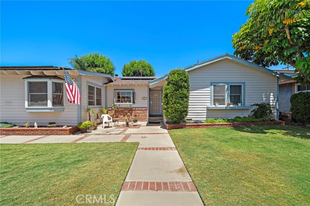 Detail Gallery Image 4 of 29 For 2217 E Parkside Ave, Orange,  CA 92867 - 4 Beds | 2 Baths