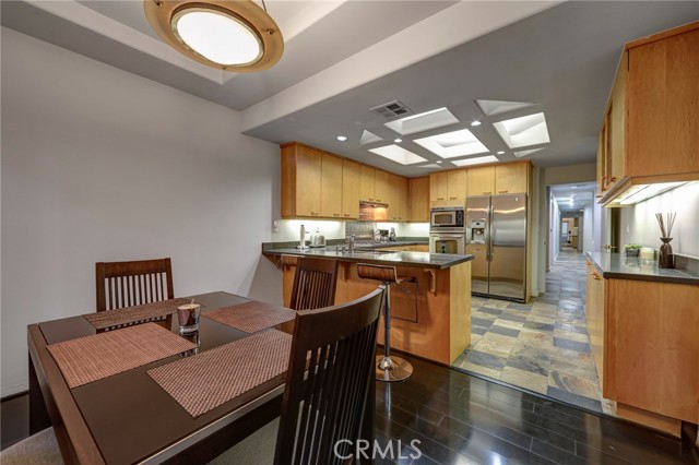 12841 Bloomfield Street, Studio City CA: https://media.crmls.org/medias/a2fb2932-b873-4af4-a5b9-146a77184926.jpg