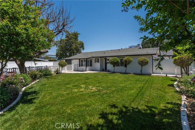 Detail Gallery Image 3 of 47 For 4674 Norton Pl, Riverside,  CA 92506 - 4 Beds | 3 Baths