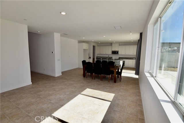 Detail Gallery Image 14 of 33 For 36913 Arezzo Ct, Beaumont,  CA 92223 - 4 Beds | 2/1 Baths