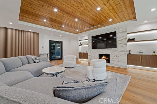 Detail Gallery Image 15 of 41 For 23103 Leonora, Woodland Hills,  CA 91367 - 3 Beds | 3 Baths