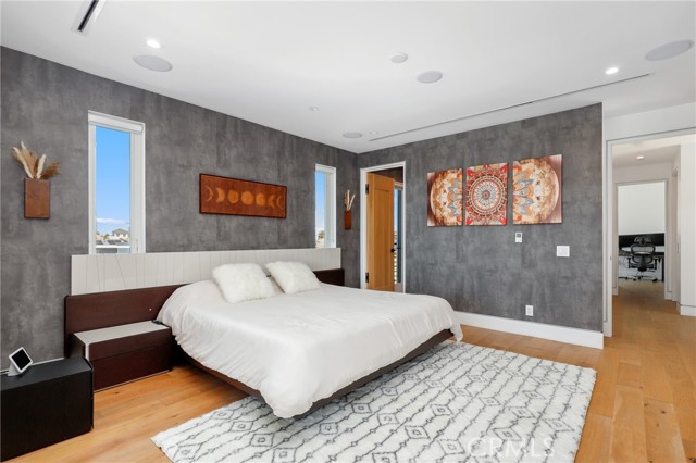 620 Huntington Street, Huntington Beach CA: https://media.crmls.org/medias/a2fbf100-e28a-4823-be71-0e62d3942882.jpg