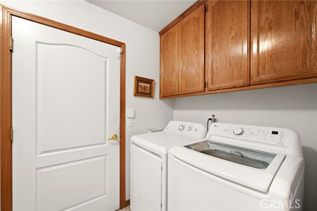 12710 Yorkshire Drive, Apple Valley CA: https://media.crmls.org/medias/a2fc1fac-4d66-4e22-b22d-b85a116298aa.jpg