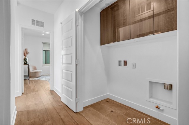 Image 30 of 51 For 24 Ebb Tide  