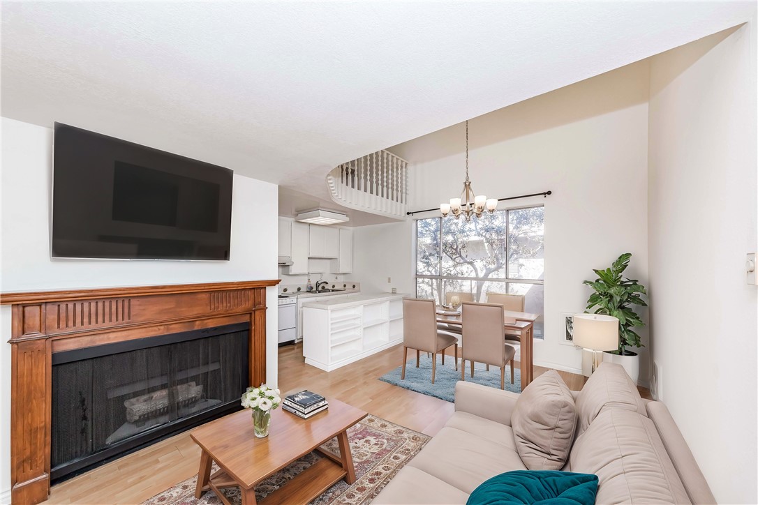 Detail Gallery Image 3 of 43 For 11645 Montana Ave #333,  Los Angeles,  CA 90049 - 1 Beds | 1 Baths