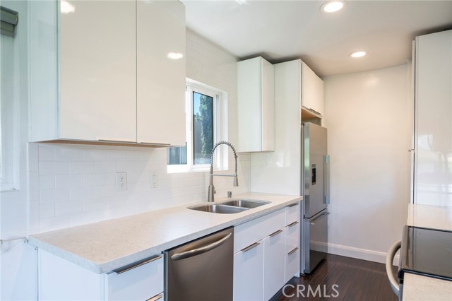 Detail Gallery Image 10 of 39 For 1601 Veteran Ave #301,  Los Angeles,  CA 90024 - 2 Beds | 2 Baths