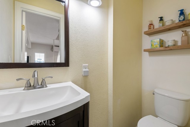 Detail Gallery Image 7 of 22 For 10403 Stratton Ct, Cypress,  CA 90630 - 4 Beds | 2/1 Baths