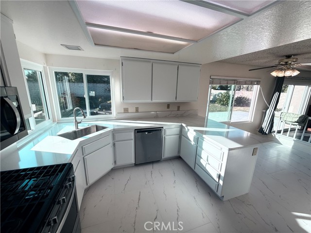 Detail Gallery Image 34 of 54 For 2450 via Pacifica, Corona,  CA 92882 - 4 Beds | 3 Baths