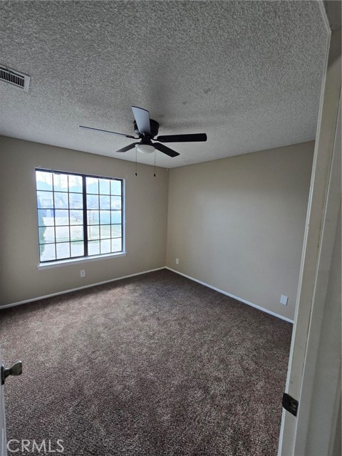 Detail Gallery Image 6 of 9 For 16488 Arcata, Apple Valley,  CA 92307 - 3 Beds | 2 Baths