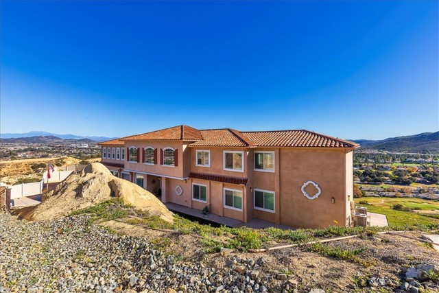 Detail Gallery Image 3 of 74 For 38000 via Vista Grande, Murrieta,  CA 92562 - 5 Beds | 5/2 Baths