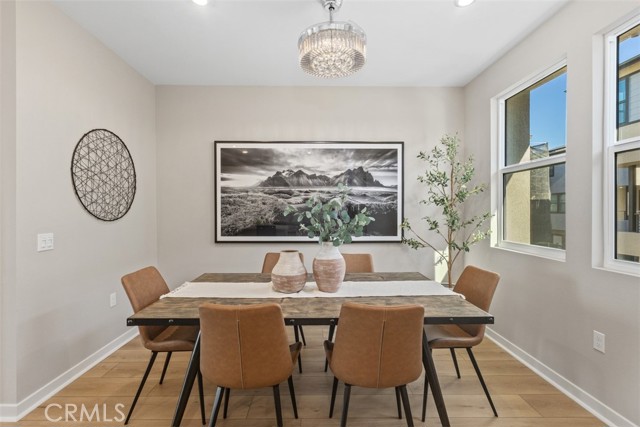 Detail Gallery Image 13 of 31 For 109 S Laxore St #303,  Anaheim,  CA 92804 - 4 Beds | 3/1 Baths