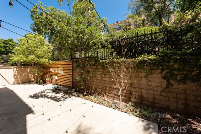 Detail Gallery Image 30 of 34 For 216 Tall Oak, Irvine,  CA 92603 - 3 Beds | 3/1 Baths