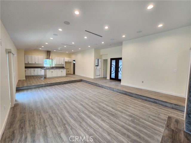 Detail Gallery Image 10 of 43 For 9462 Givens, Northridge,  CA 91325 - 4 Beds | 5 Baths