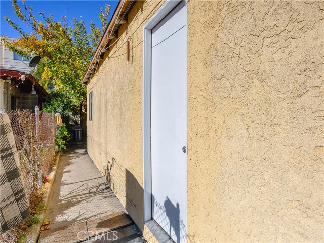 Detail Gallery Image 21 of 35 For 2313 N Niagara St, Burbank,  CA 91504 - – Beds | – Baths