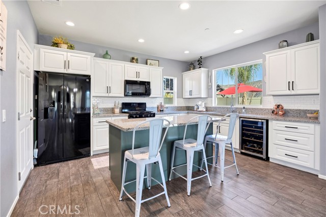 Detail Gallery Image 5 of 34 For 1665 Vibrant Gln, San Jacinto,  CA 92582 - 5 Beds | 3 Baths