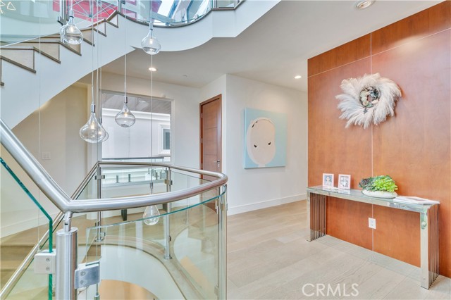 719 1st Place, Hermosa Beach CA: https://media.crmls.org/medias/a2ff6d89-c8ad-41c6-b0ff-cf65e05aa715.jpg