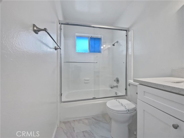 1307 W 8th Street, Upland CA: https://media.crmls.org/medias/a2ff9aeb-493f-4b79-8e5b-23a40ef3a701.jpg