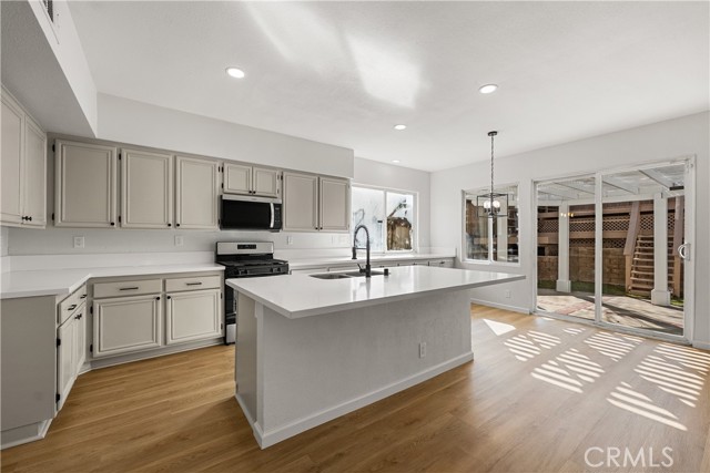 Detail Gallery Image 15 of 60 For 5640 Eisenhower Way, Palmdale,  CA 93552 - 4 Beds | 3 Baths