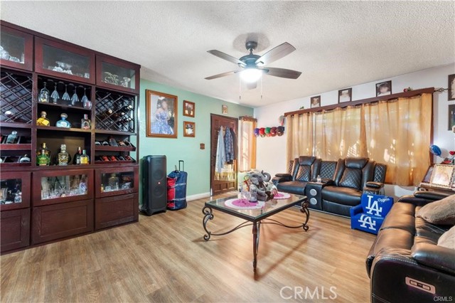 Detail Gallery Image 8 of 26 For 243 E 68th St, Los Angeles,  CA 90003 - – Beds | – Baths