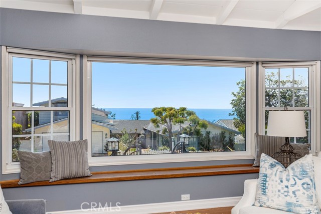 Detail Gallery Image 1 of 53 For 13 N Encino, Laguna Beach,  CA 92651 - 2 Beds | 1/1 Baths