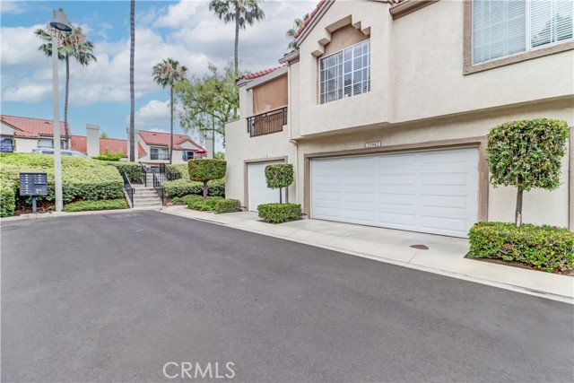 21982 Kitridge, Mission Viejo CA: https://media.crmls.org/medias/a300ca97-5d81-4a04-9bce-786b0b6b3e35.jpg