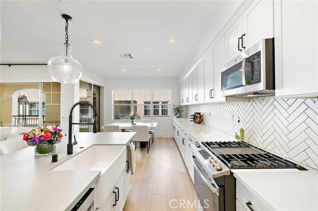 Detail Gallery Image 13 of 43 For 506 Deeann, Lake Forest,  CA 92610 - 3 Beds | 2/2 Baths