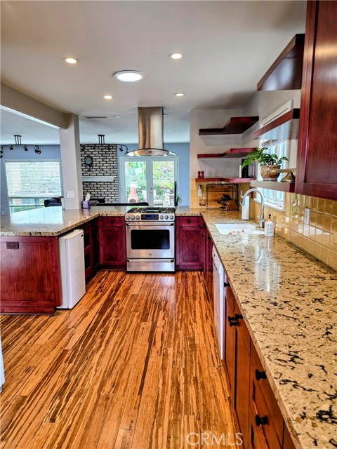 427 Orlena Avenue, Long Beach CA: https://media.crmls.org/medias/a3017ed9-d692-44a1-aec6-5de1ccc78a2f.jpg