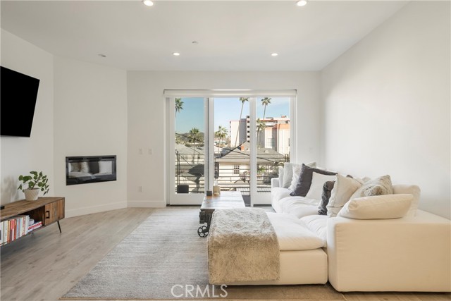 Detail Gallery Image 7 of 34 For 118 S Kenwood St #307,  Glendale,  CA 91205 - 2 Beds | 2 Baths