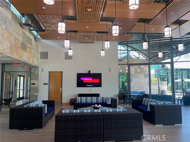 31 Soho, Irvine CA: https://media.crmls.org/medias/a3023009-e00e-4317-93f9-d9be5082f95a.jpg