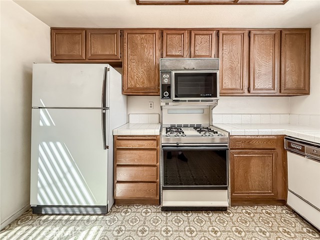 20027 Community Street, Winnetka CA: https://media.crmls.org/medias/a3025b48-2fc9-4587-afa0-59743dc897b5.jpg