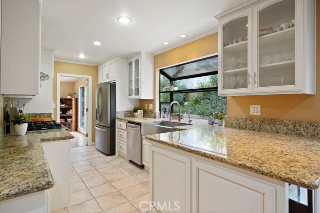 Detail Gallery Image 9 of 36 For 22679 Barcotta Dr, Saugus,  CA 91350 - 3 Beds | 2 Baths