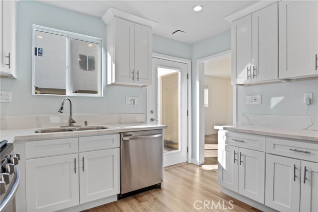 Detail Gallery Image 8 of 27 For 26021 President Ave, Harbor City,  CA 90710 - 3 Beds | 2 Baths