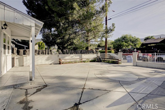 Detail Gallery Image 4 of 44 For 10535 Nassau, Sunland,  CA 91040 - 2 Beds | 2 Baths