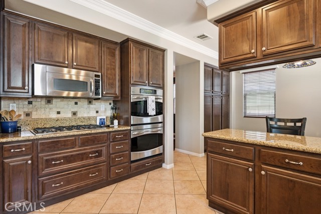 Detail Gallery Image 12 of 30 For 30206 Savoie Street, Murrieta,  CA 92563 - 5 Beds | 3/1 Baths