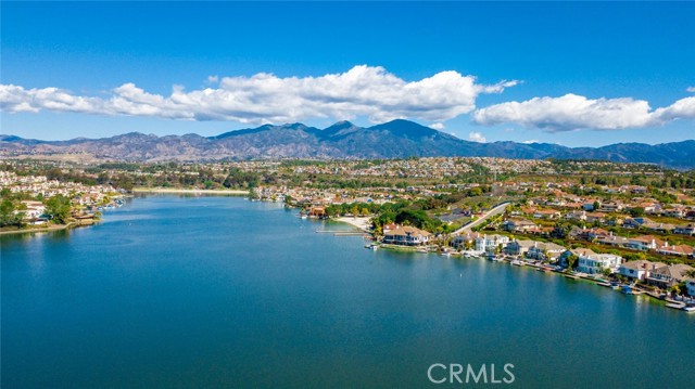 27992 Via Chocano, Mission Viejo CA: https://media.crmls.org/medias/a303b7c5-23f7-4b35-8b8b-dfa515be863d.jpg