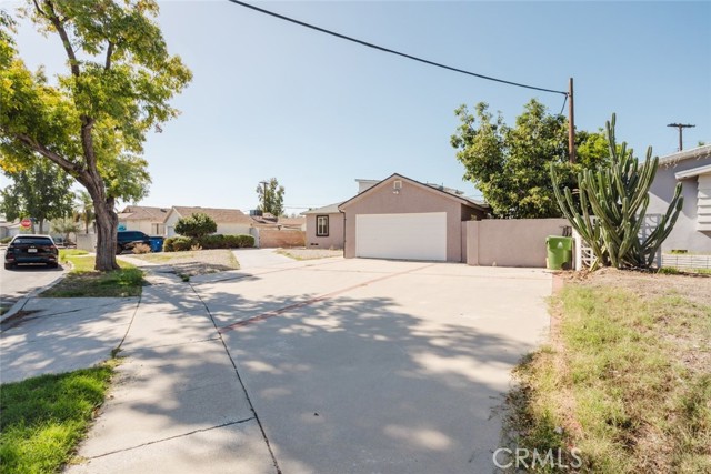 9709 Willis Avenue photo 7