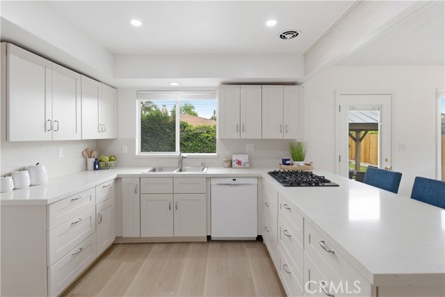 Detail Gallery Image 16 of 61 For 23452 Kathryn Ave, Torrance,  CA 90505 - 4 Beds | 2 Baths