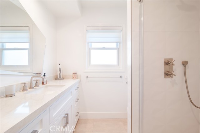 Detail Gallery Image 6 of 10 For 251 Lower Cliff #15,  Laguna Beach,  CA 92651 - 1 Beds | 1 Baths