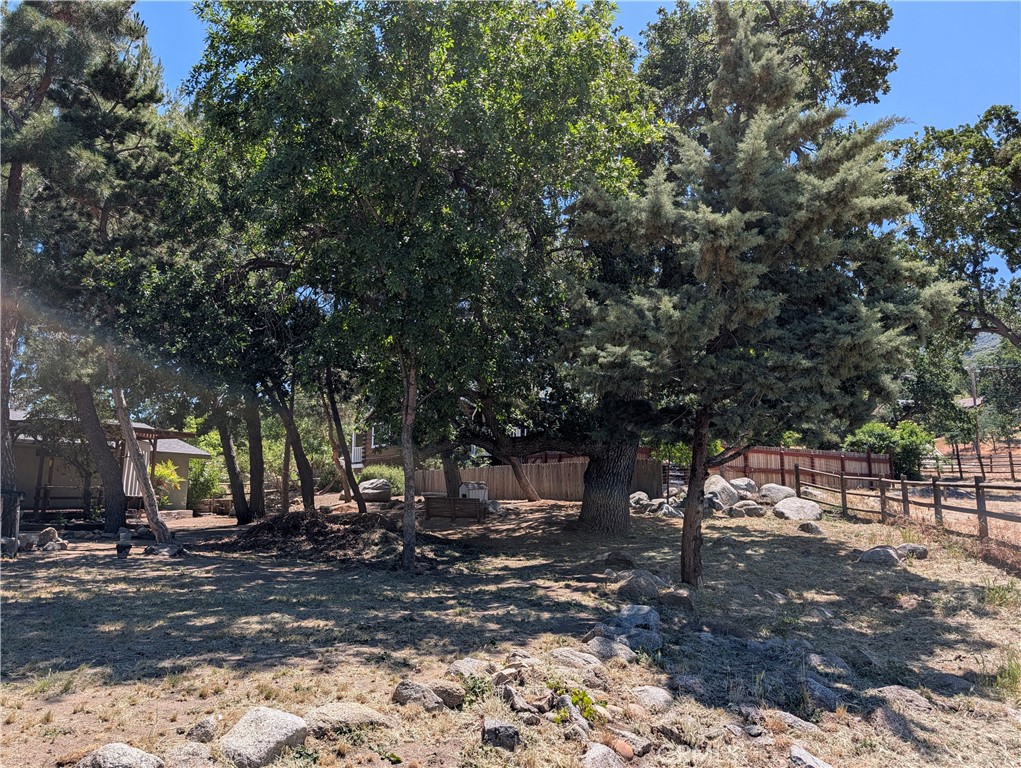 https://media.crmls.org/medias/a3056957-3858-48a0-aa3f-0ce112c57d67.jpg?preset=X-Large