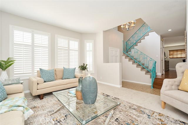 385 Park Avenue, Long Beach CA: https://media.crmls.org/medias/a3062e94-05b2-4839-8232-daa83806c9a8.jpg