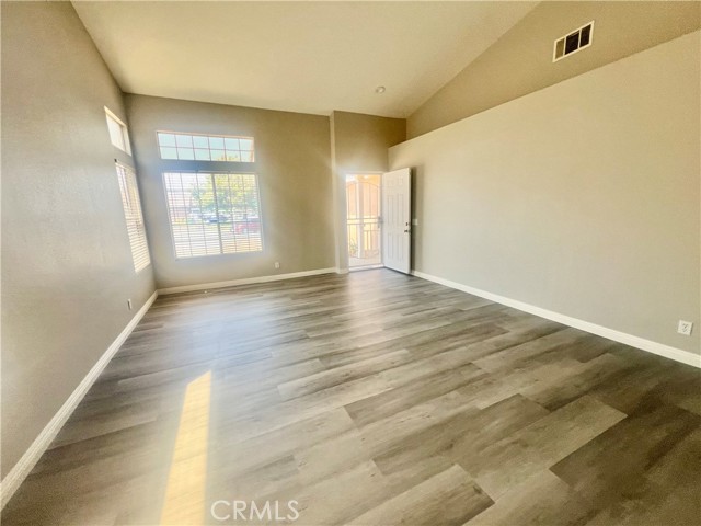 13633 Bentwood Street, Hesperia CA: https://media.crmls.org/medias/a3064643-a43d-4b24-8368-a1cf419cafb1.jpg