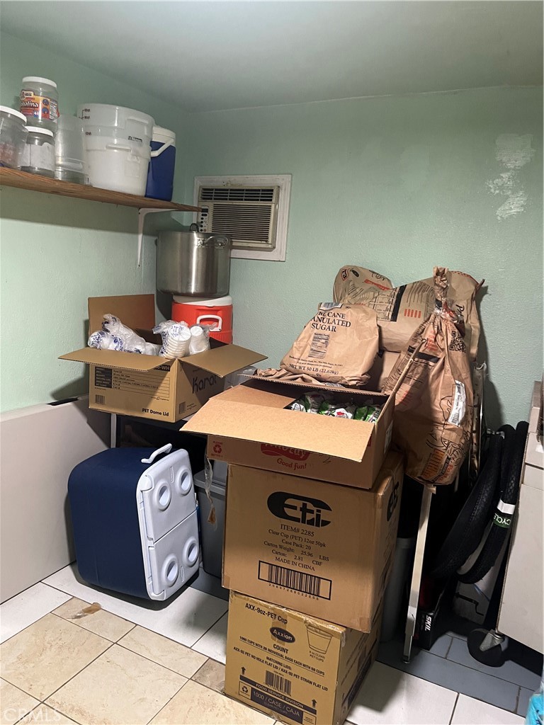 https://media.crmls.org/medias/a3065150-7ae8-4e4c-ab42-db1d3b5074d0.jpg?preset=X-Large