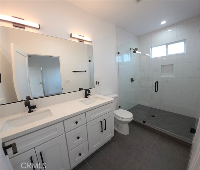 Detail Gallery Image 11 of 23 For 4705 Lakewood #2,  Lakewood,  CA 90712 - 3 Beds | 2 Baths