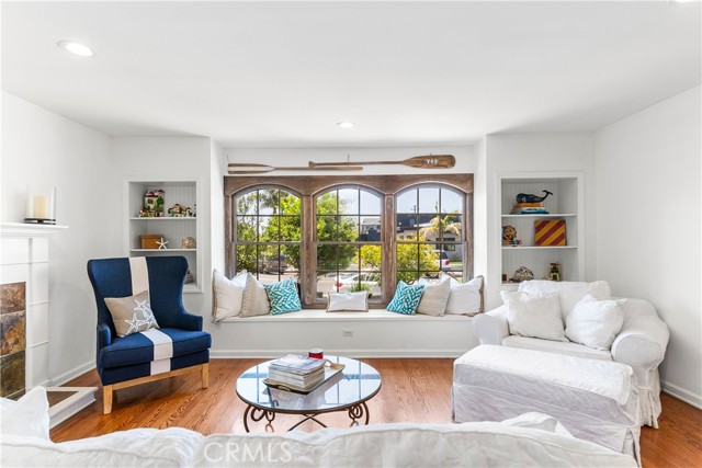 1733 Bayou Way, Seal Beach CA: https://media.crmls.org/medias/a3077d5e-4cee-4c1a-a03c-ab187ec084e7.jpg
