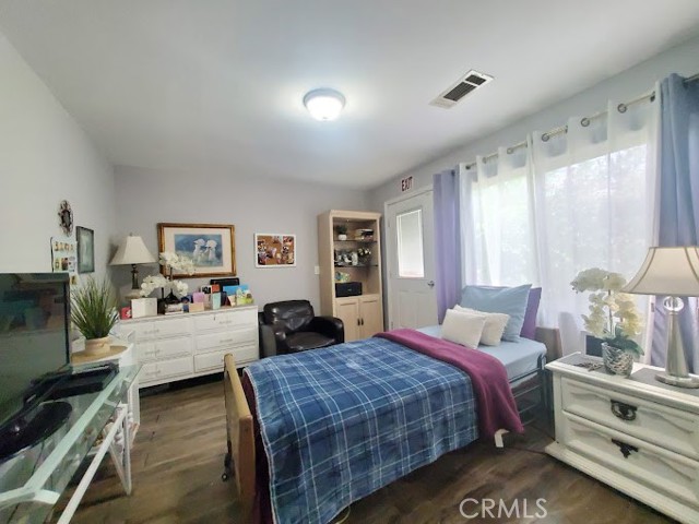 0, Lake Balboa CA: https://media.crmls.org/medias/a307af72-ae34-4fd1-897d-cee4314e0108.jpg