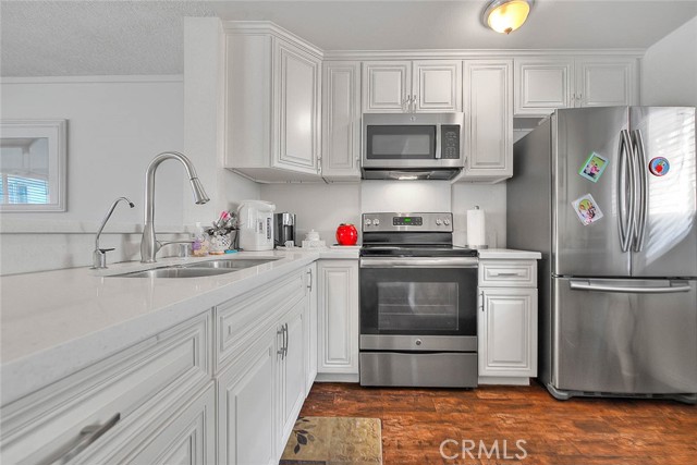 Detail Gallery Image 8 of 21 For 2940 N Verdugo Rd #409,  Glendale,  CA 91208 - 2 Beds | 2 Baths