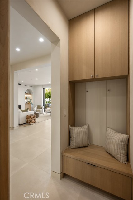 4320 Teesdale Avenue, Studio City CA: https://media.crmls.org/medias/a307fe45-a9d5-4158-8b54-9f55abc4f25d.jpg
