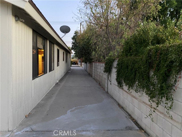 18219 Rayen Street, Northridge CA: https://media.crmls.org/medias/a30850e5-962c-4266-a559-859d0066d823.jpg