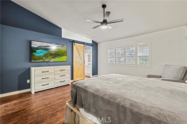 28777 Kathleen Avenue, Saugus CA: https://media.crmls.org/medias/a308b54b-5c18-4331-b7ca-57d909ca89ff.jpg